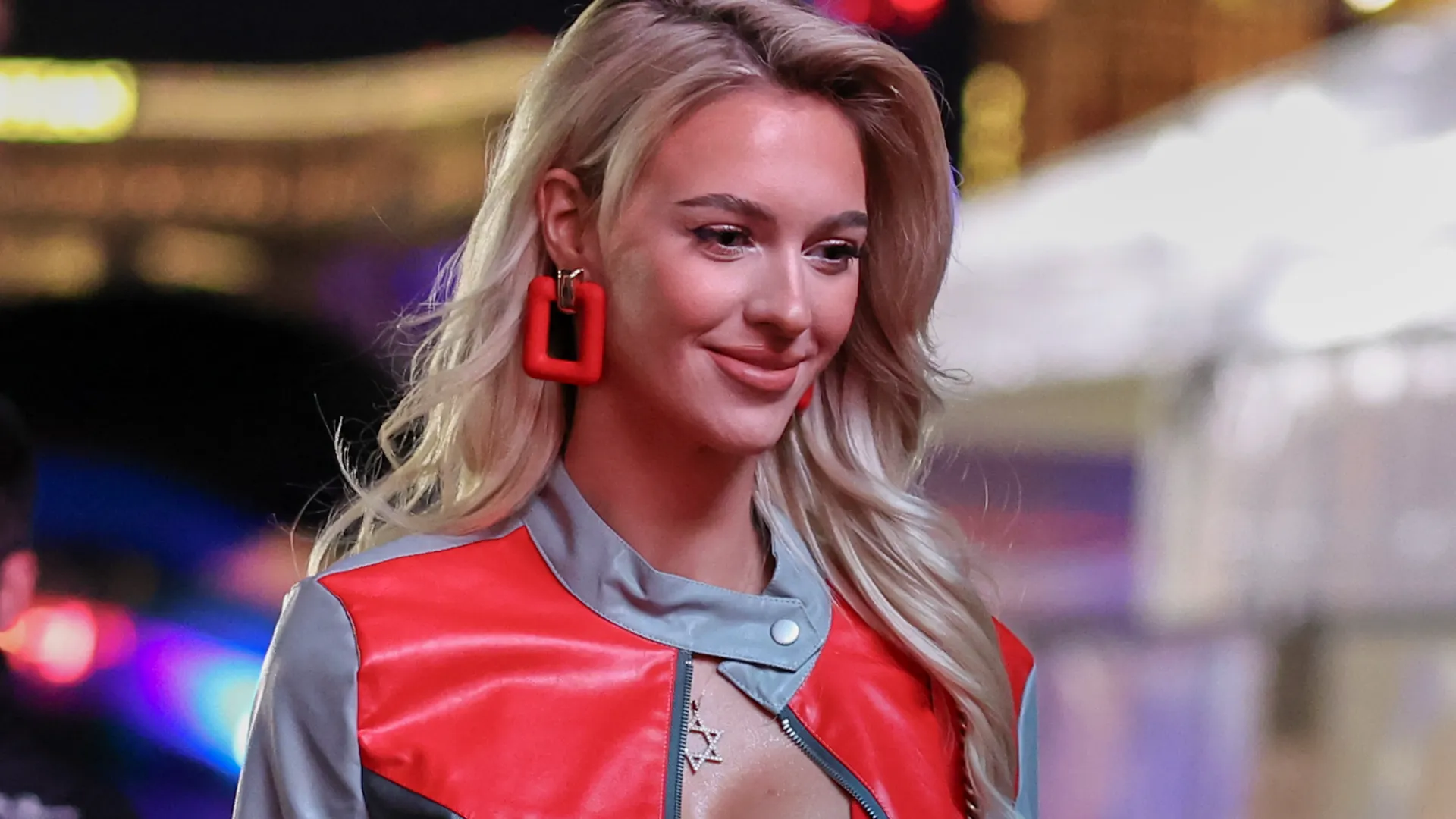 Veronika è appassionata di fitness e benessere, sui social condivide spesso contenuti legati a uno stile di vita sano
