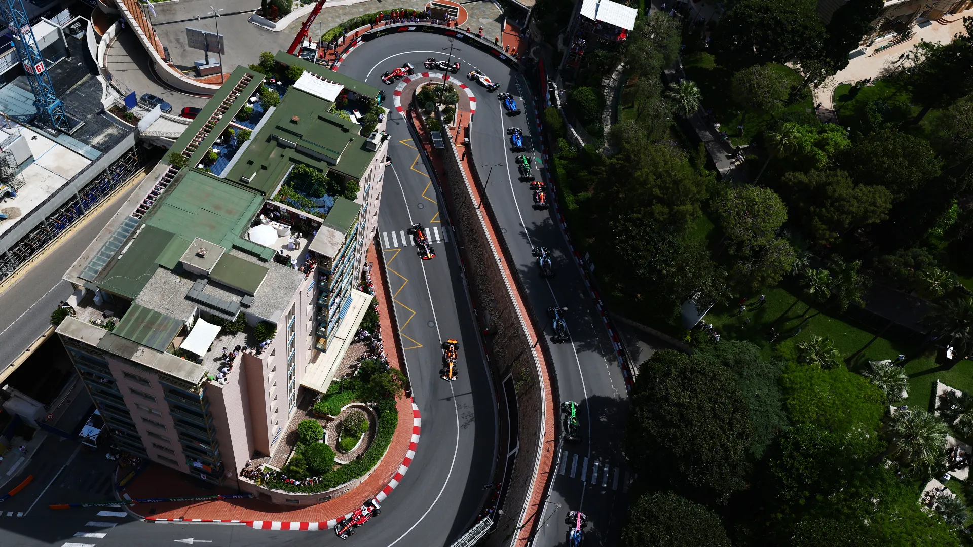 "Stavamo quasi giocando a Mario Kart", ha detto scherzosamente Verstappen, arrivato quarto