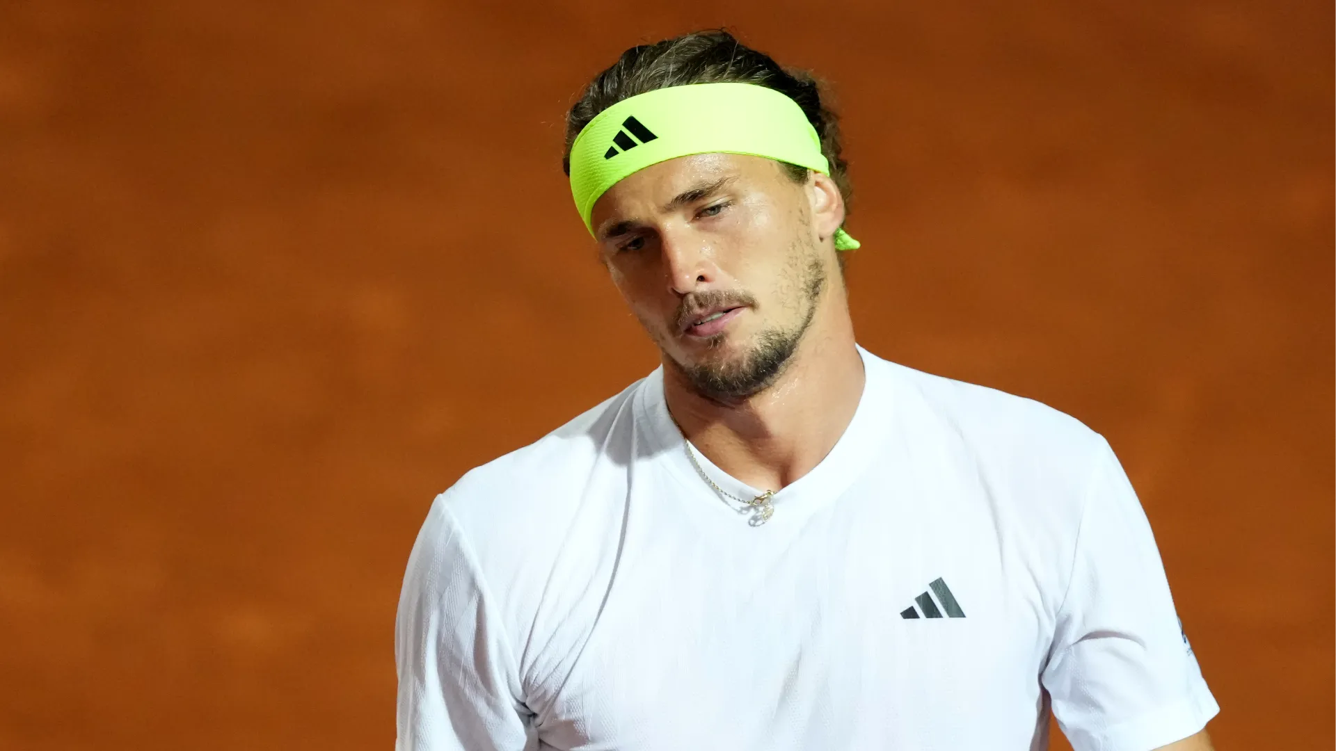 Zverev, che l'anno scorso aveva vinto il torneo, ha preso di mira in primo luogo le palline