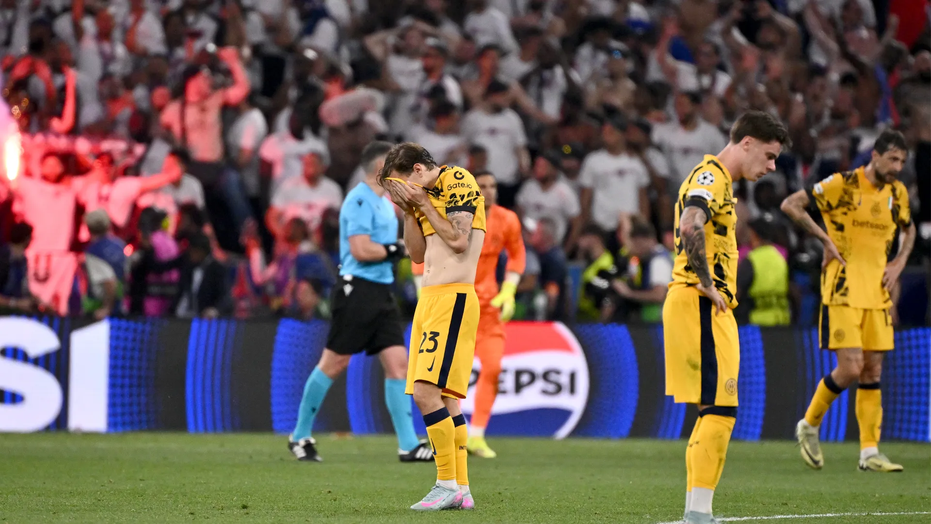 E' stata una serata amarissima per il difensore dell'Inter