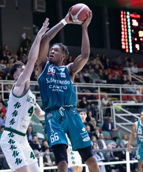 Leonardo Okeke chiede scusa ai tifosi di Varese per il coro