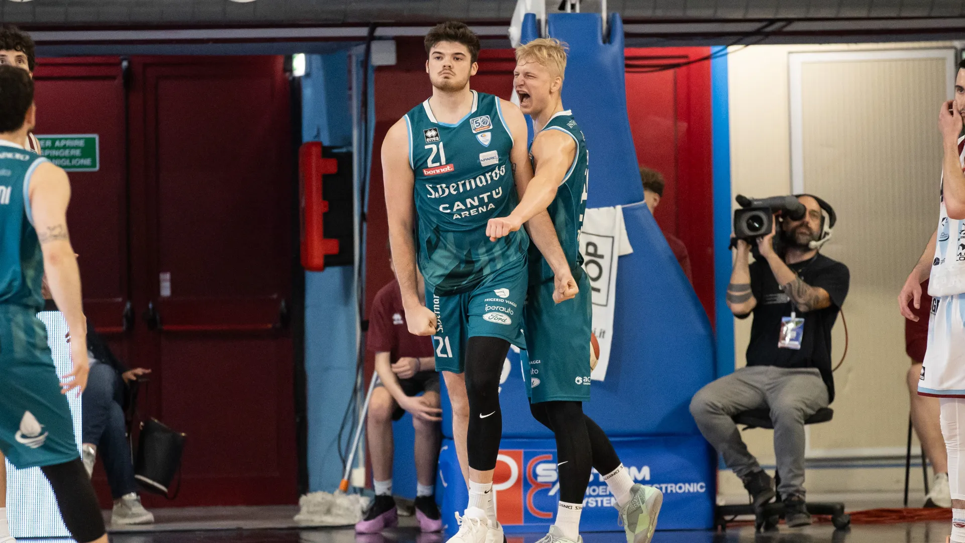 ... capace di fare male agli avversari anche dalla lunga distanza e qui con Joonas Riismaa, estone di formazione italiana