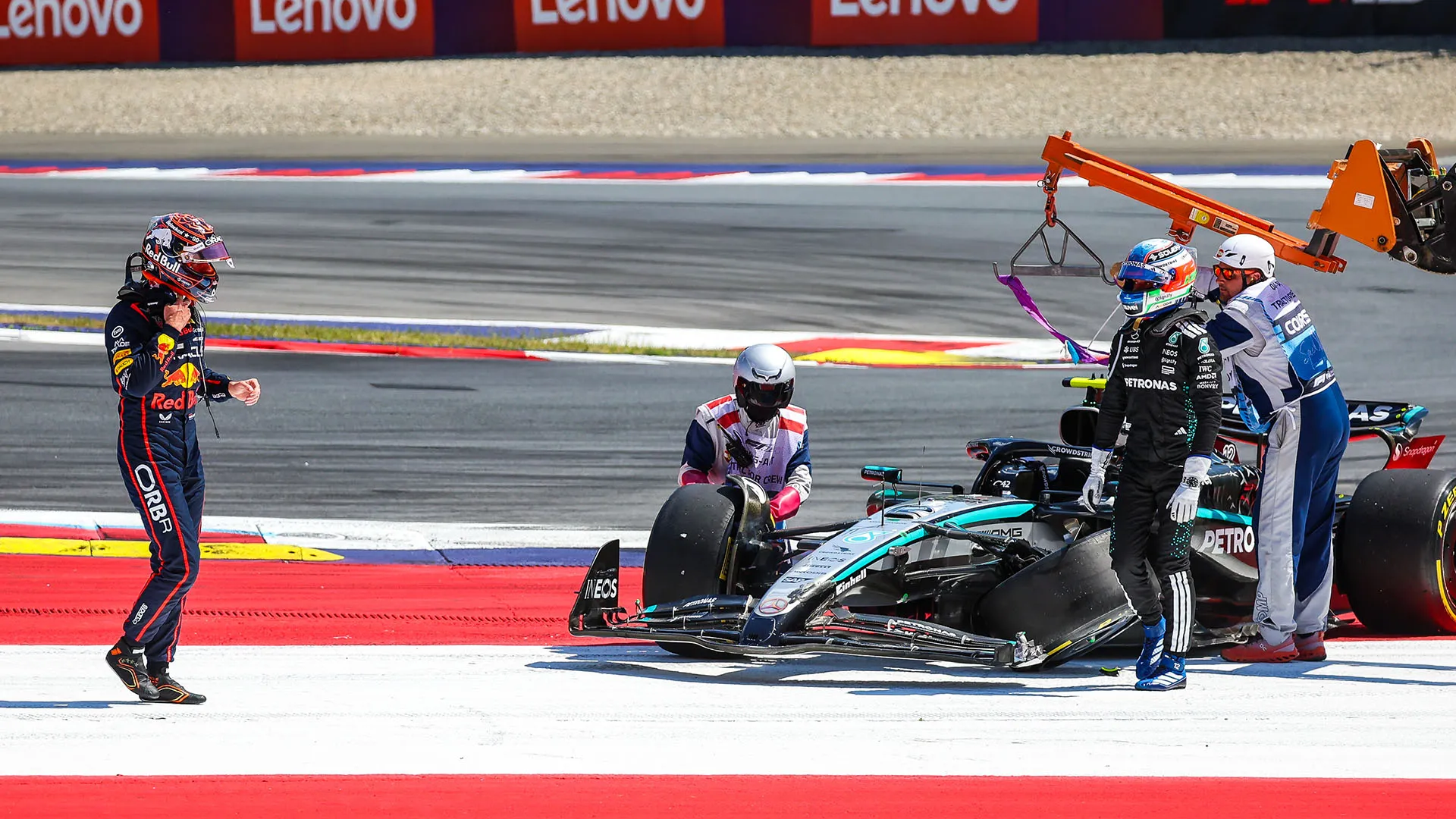 I due piloti si sono confrontati in pista, con Antonelli che ha chiesto prontamente scusa per quanto successo