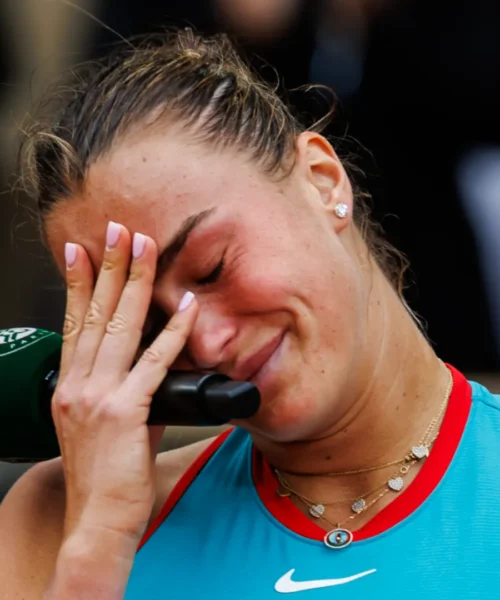 Aryna Sabalenka distrutta: le foto della Tigre in lacrime