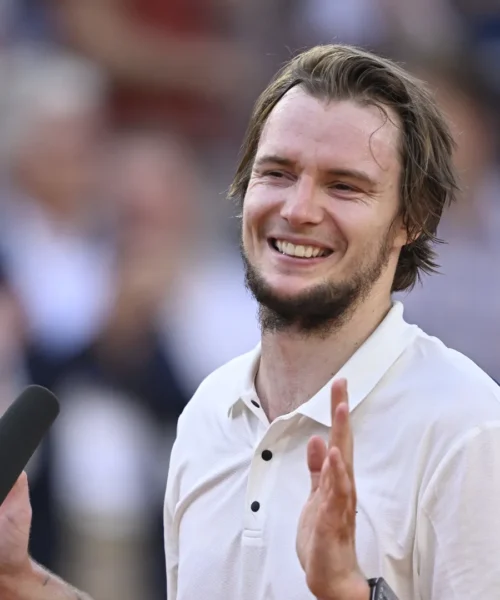 Jannik Sinner: Alexander Bublik non si trattiene sull’Azzurro