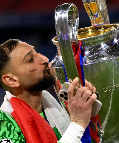 Gianluigi Donnarumma come Kylian Mbappé: rischio enorme per il PSG. Foto