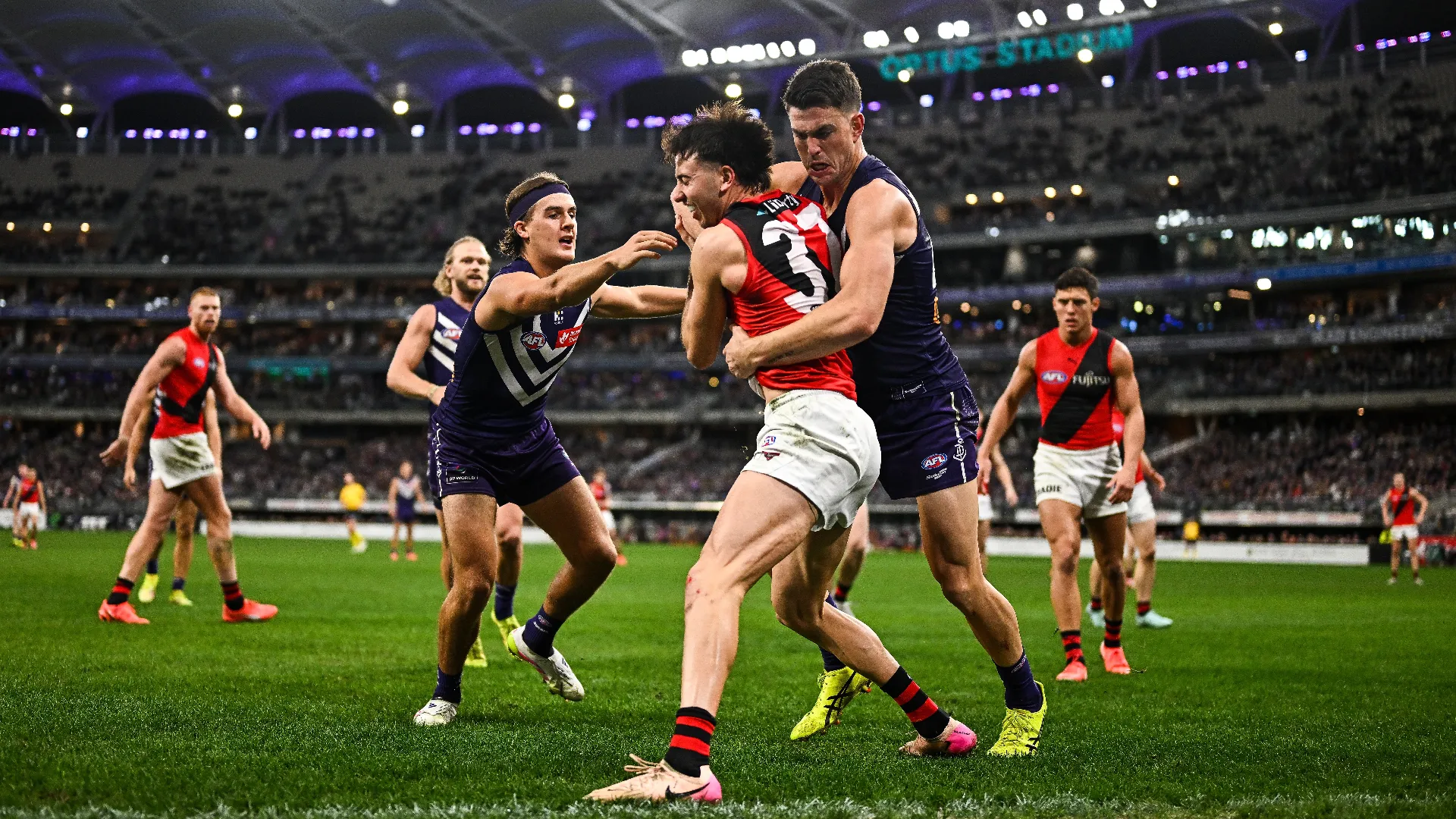 Enorme rissa durante la sfida tra Fremantle ed Essendon

