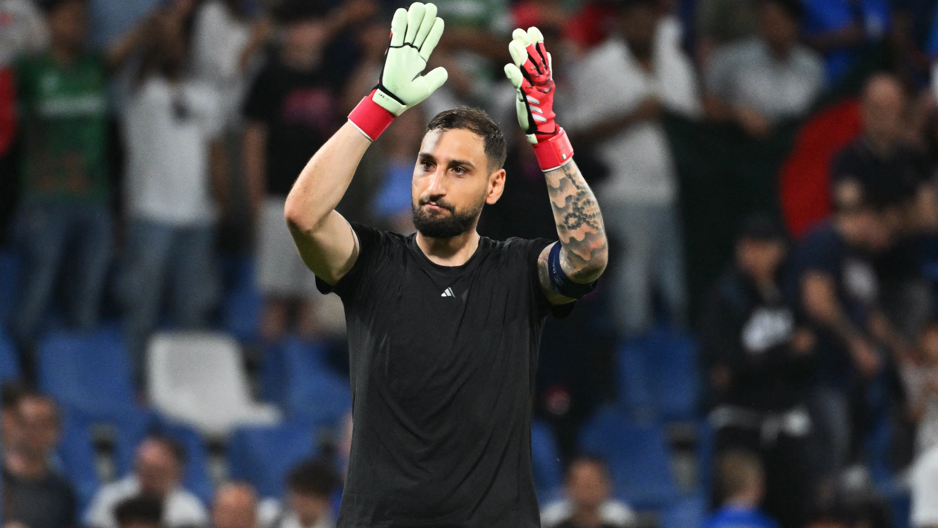 Secondo la BBC, Donnarumma ha chiesto al suo entourage di esplorare il mercato inglese
