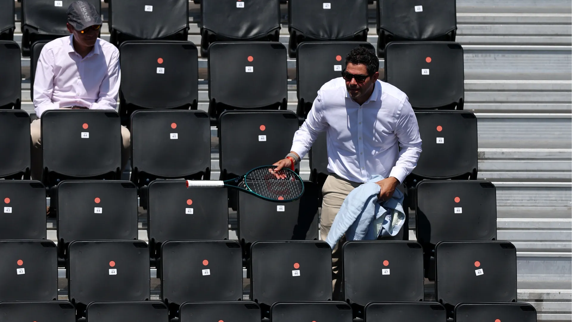 James Keothavong gli ha inflitto un code violation per condotta antisportiva
