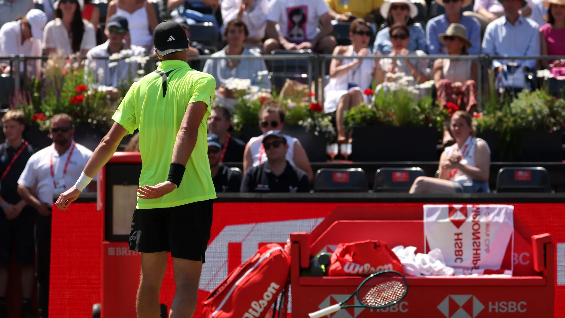 Già al Miami Open 2024 aveva quasi colpito un raccattapalle con una racchetta lanciata in un momento di rabbia
