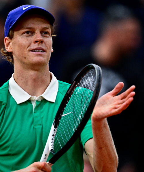 Roland Garros: Jannik Sinner travolge Bublik e vola in semifinale
