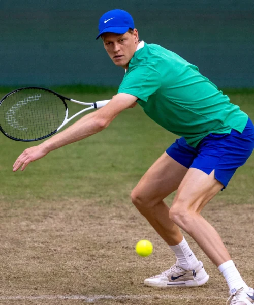 Jannik Sinner fuori a Halle: Alexander Bublik vince in rimonta