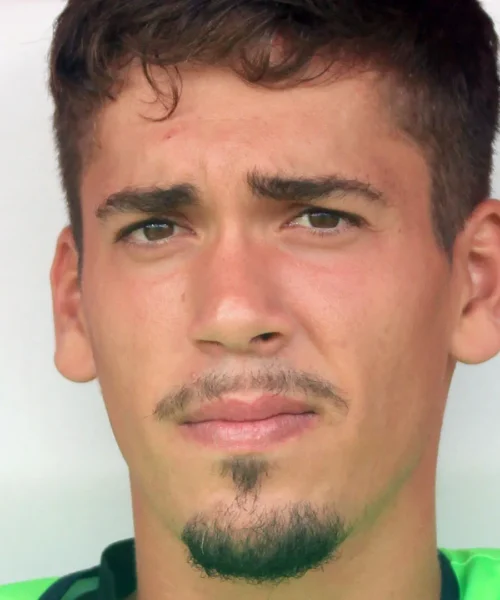 Joan González costretto a dire addio al calcio a 22 anni. Le foto del campione