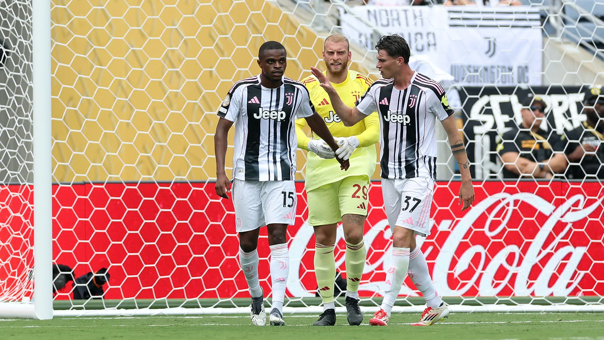 Kalulu è stato inevitabilmente sbeffeggiato sui social dai tifosi bianconeri