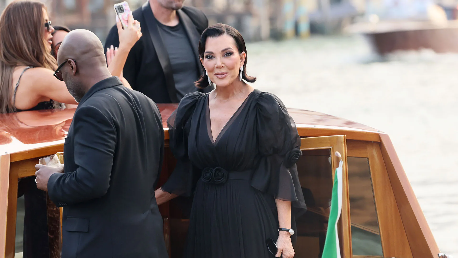 Kris Jenner arriva in Laguna