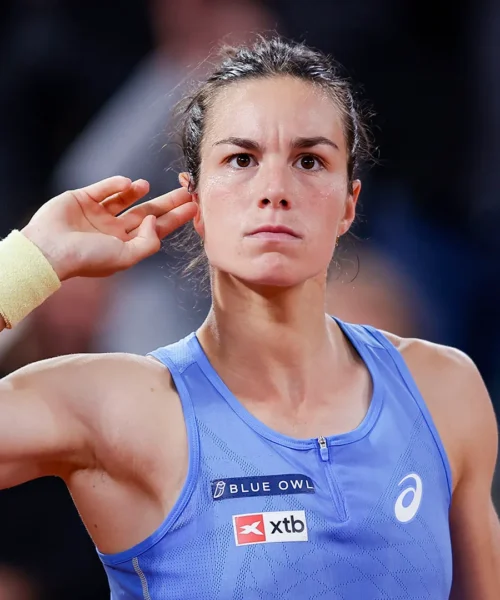Loïs Boisson alza bandiera bianca