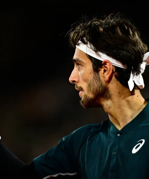 Roland Garros, Lorenzo Musetti schianta Holger Rune e vola nei quarti di finale
