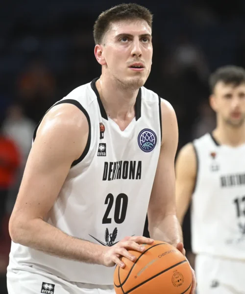 Pallacanestro Reggiana, rinforzo sotto canestro: Luca Severini