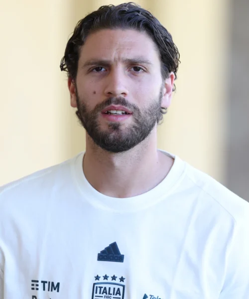Manuel Locatelli costretto a lasciare il ritiro dell’Italia