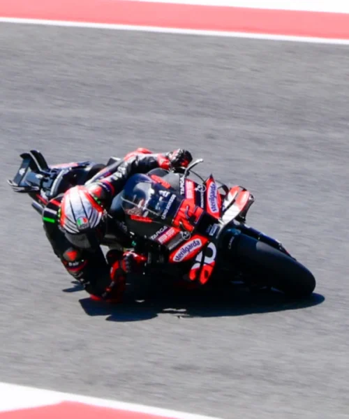 MotoGp, FP1 Mugello: Bezzecchi e Acosta i migliori con lo stesso tempo. 4° Marquez, Bagnaia soffre