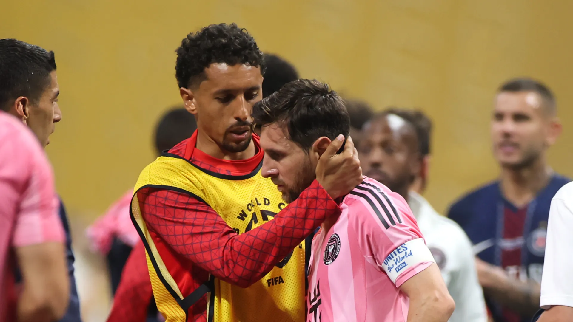 Anche Marquinhos ha salutato calorosamente Messi