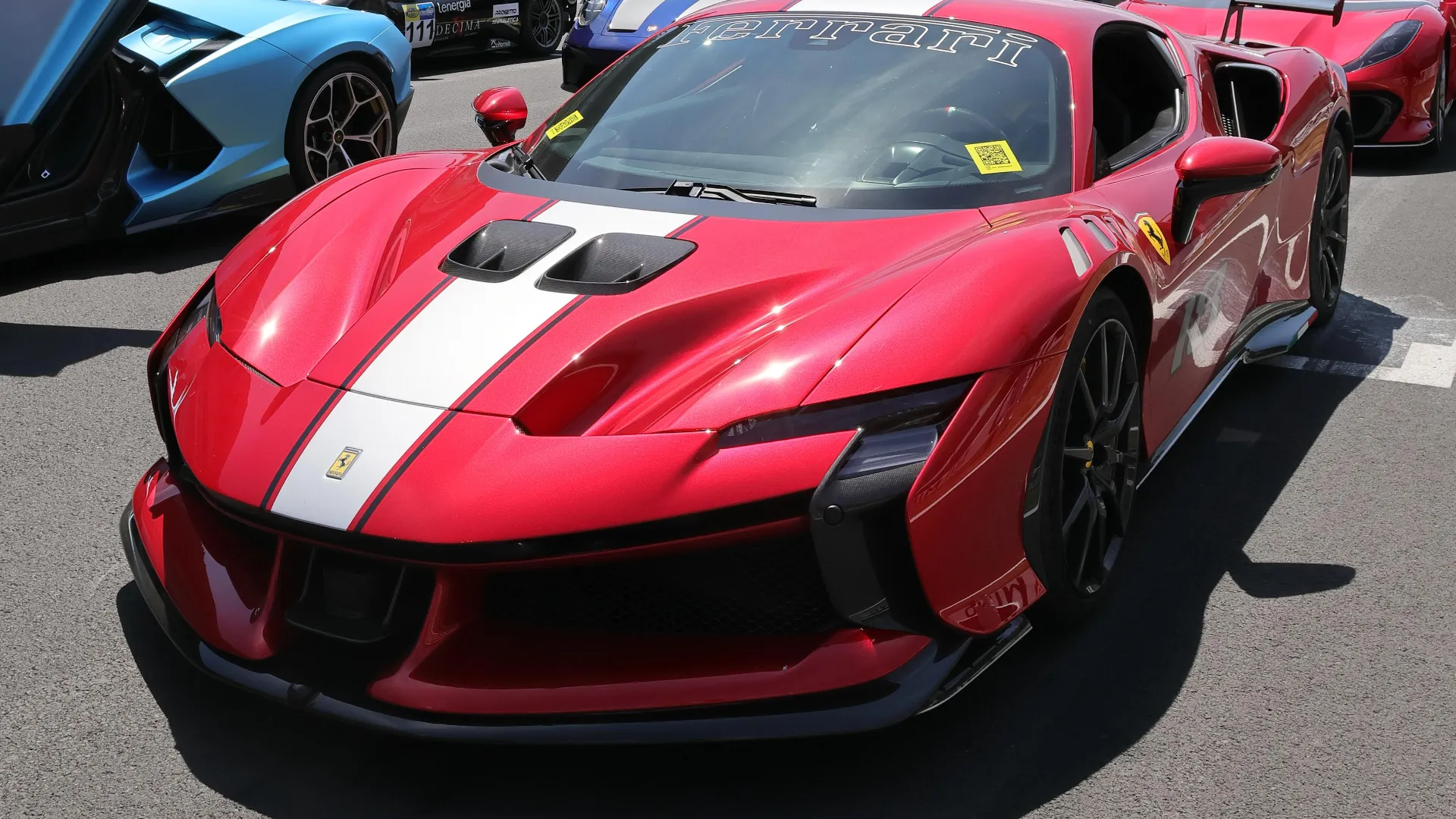 Si sono per esempio viste la Pagani Huayra R Evo Roadster, la Huayra R, la Codalunga e la Utopia Coupé... 