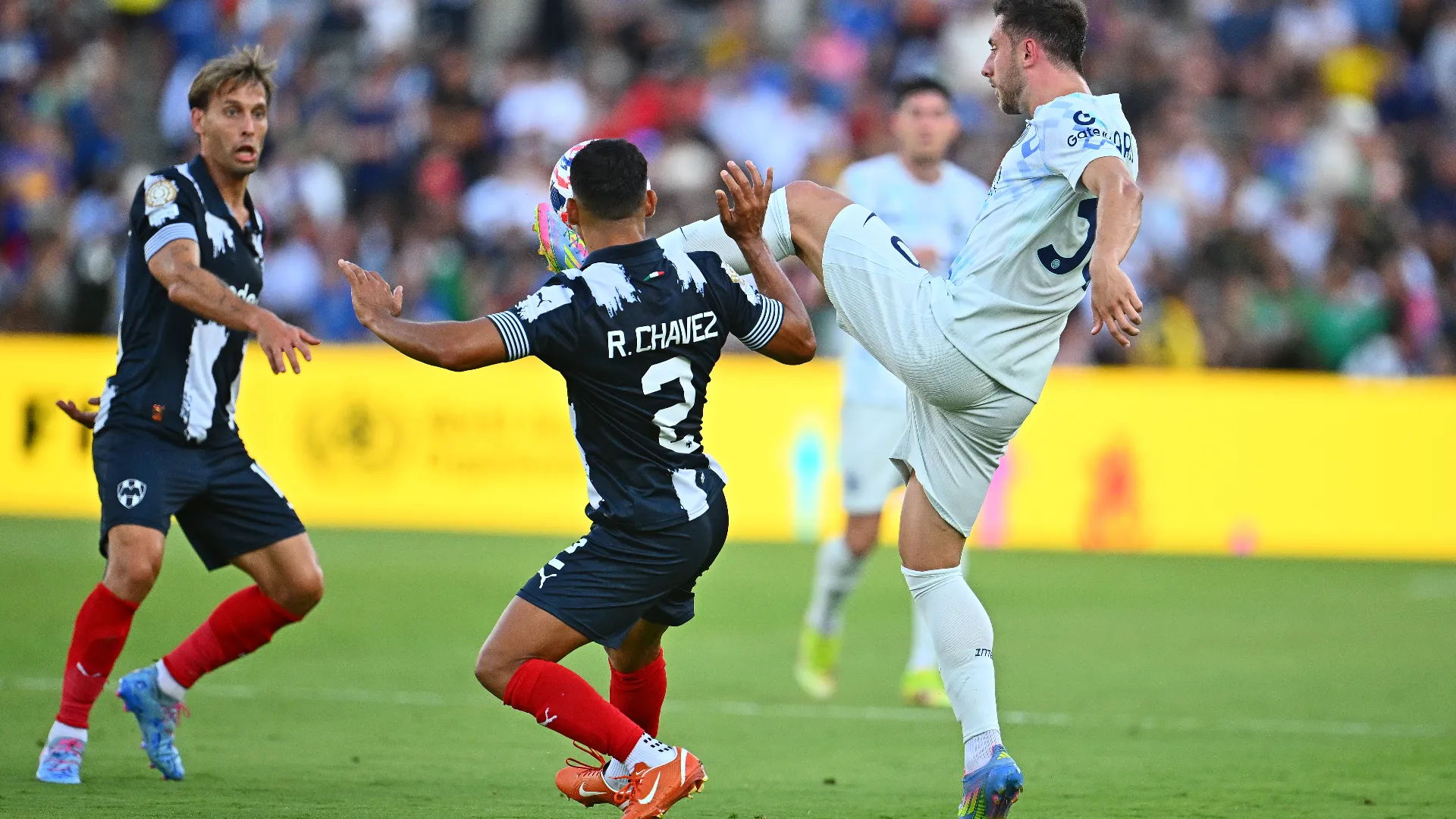 ... la voglia di rivedere in campo i propri beniamini dopo la batosta di Monaco di Baviera... 