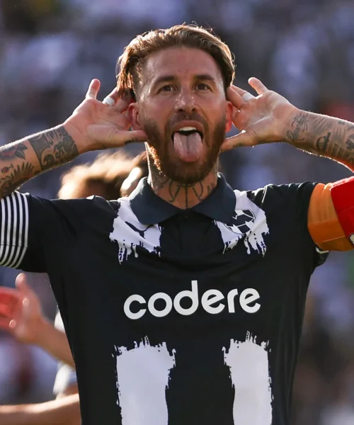 Un quasi quarantenne guasta la prima di Chivu all’Inter: le foto