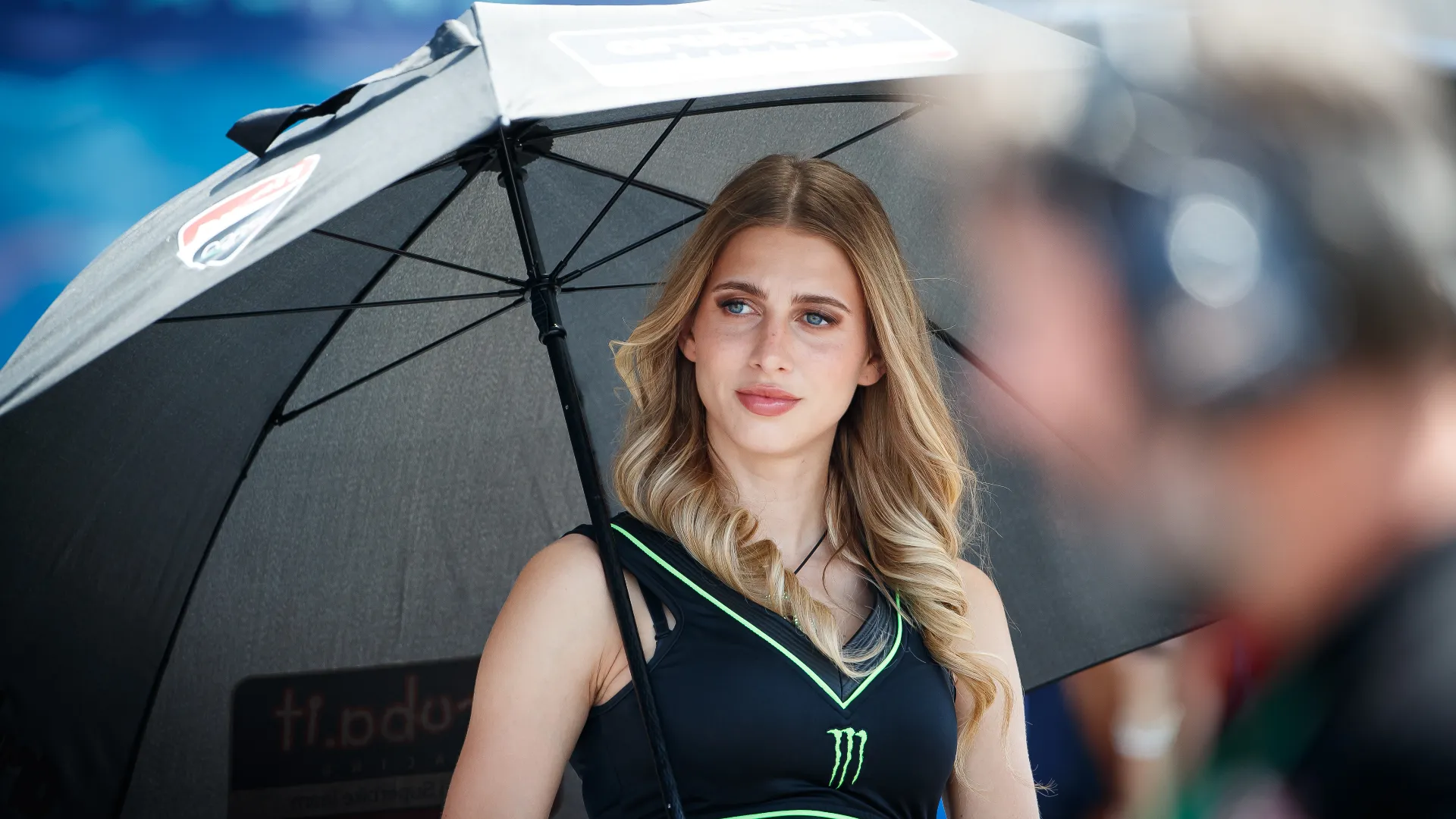 Le Monster Girl portano fascino e presenza scenica sulla griglia