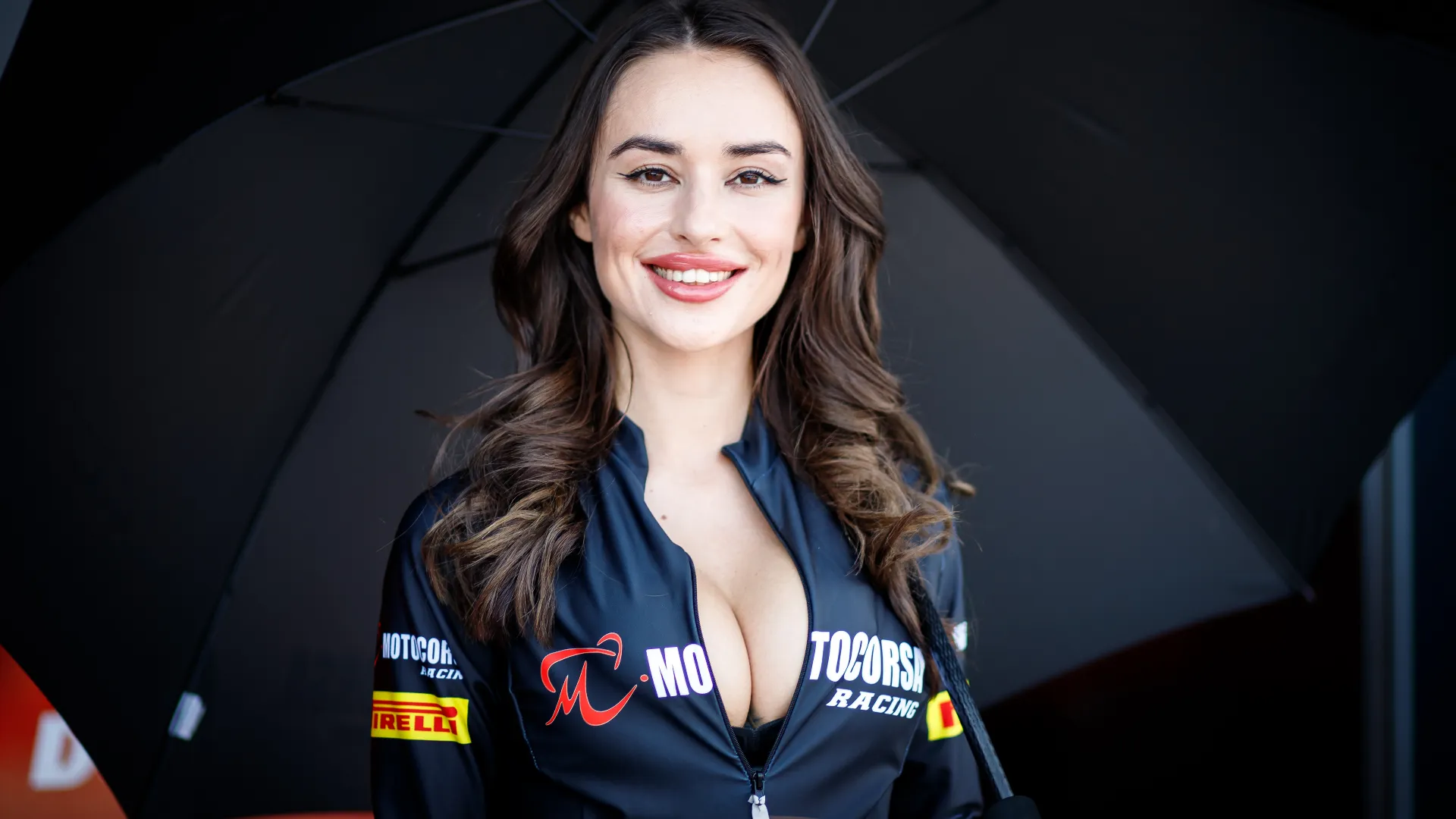 Tante veramente le modelle splendide viste a Misano in occasione del round del campionato del mondo delle Superbike...