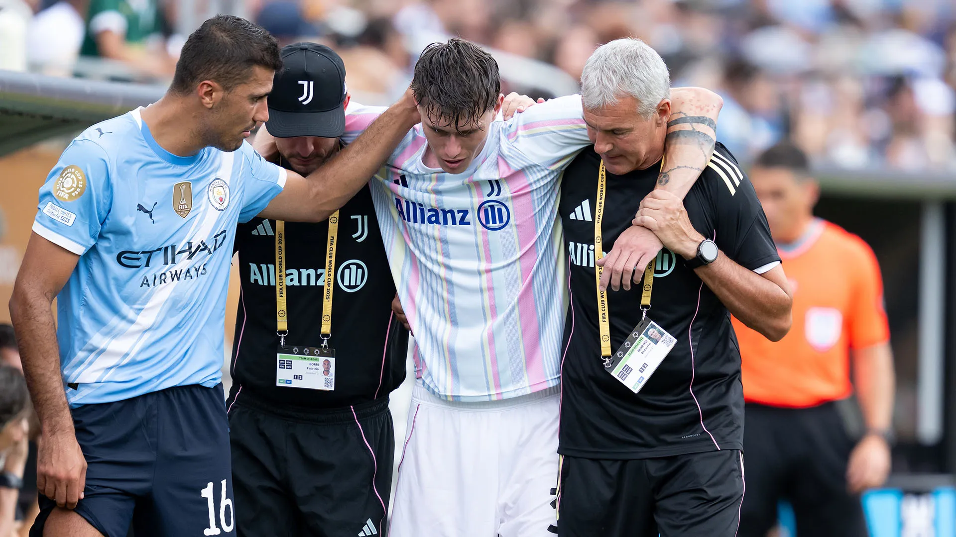 Uscendo dal campo è stato rincuorato anche da Rodri