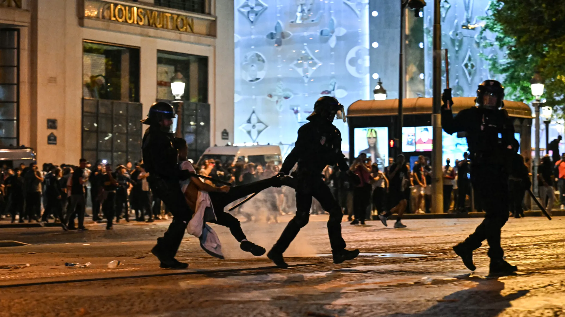 Sono state arrestate oltre 130 persone a seguito dei disordini

