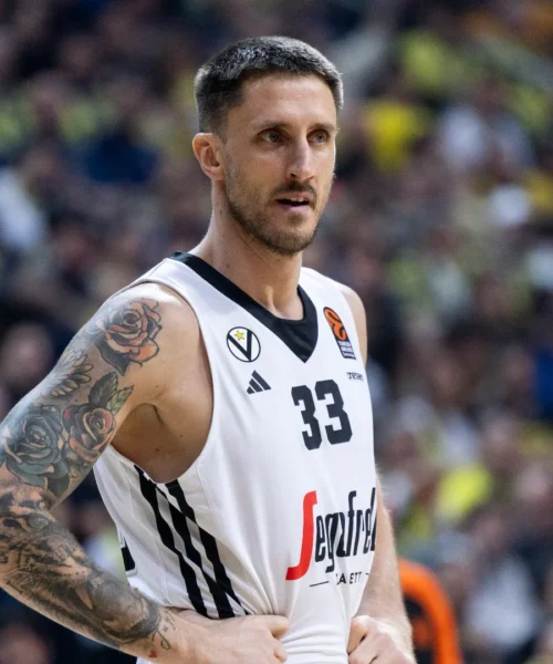 Achille Polonara ha la leucemia: è ricoverato. L’annuncio della Virtus Bologna
