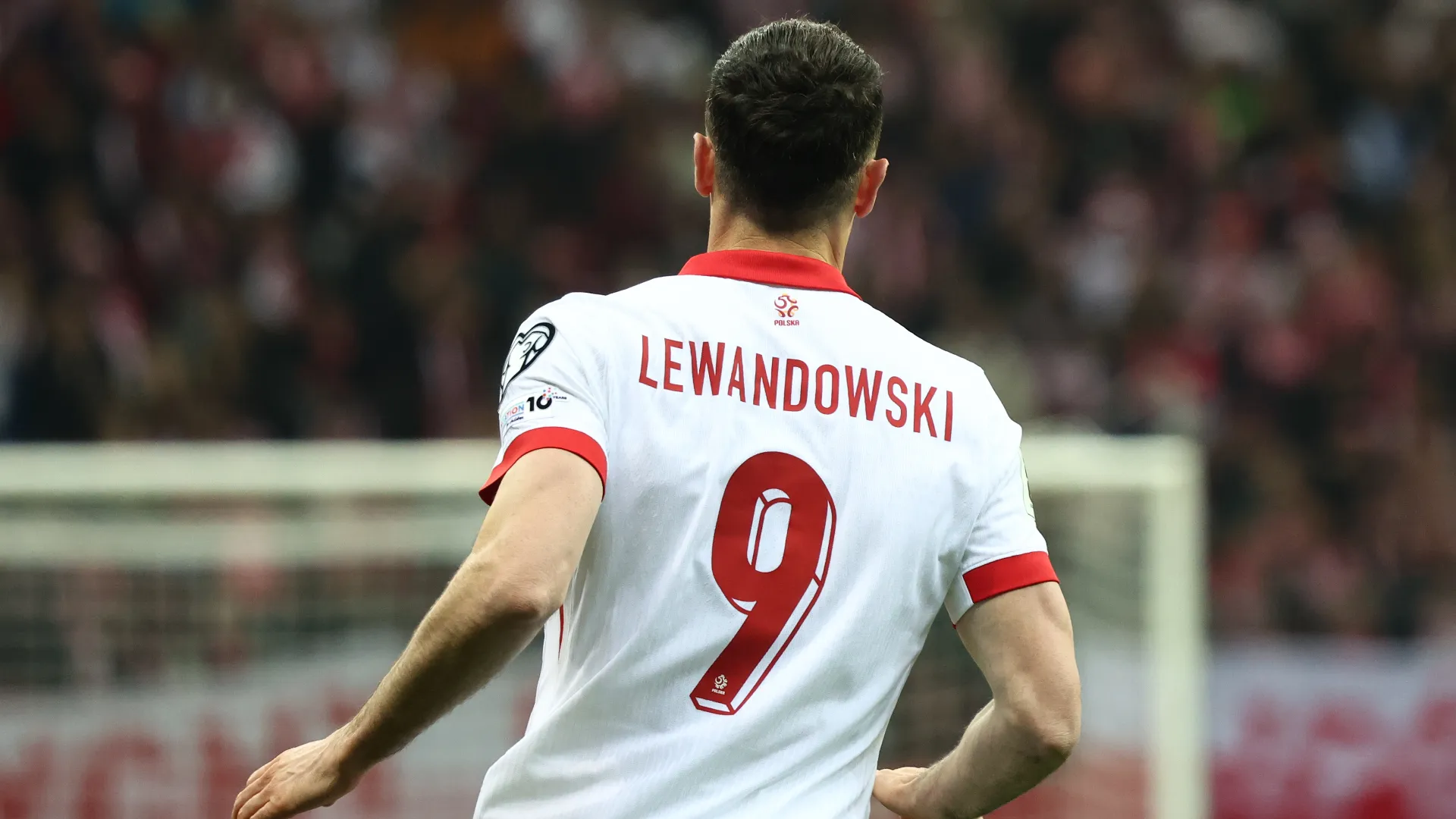 "Non tornerò in Nazionale finché ci sarà lui" ha scritto su X Lewandowski

