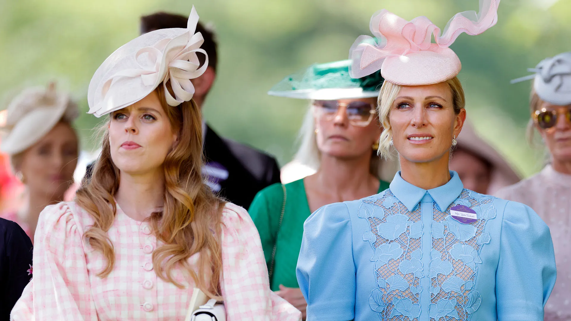 A margine della corsa ippica, l'atmosfera è mondana ci sono tante tradizioni legate alla moda