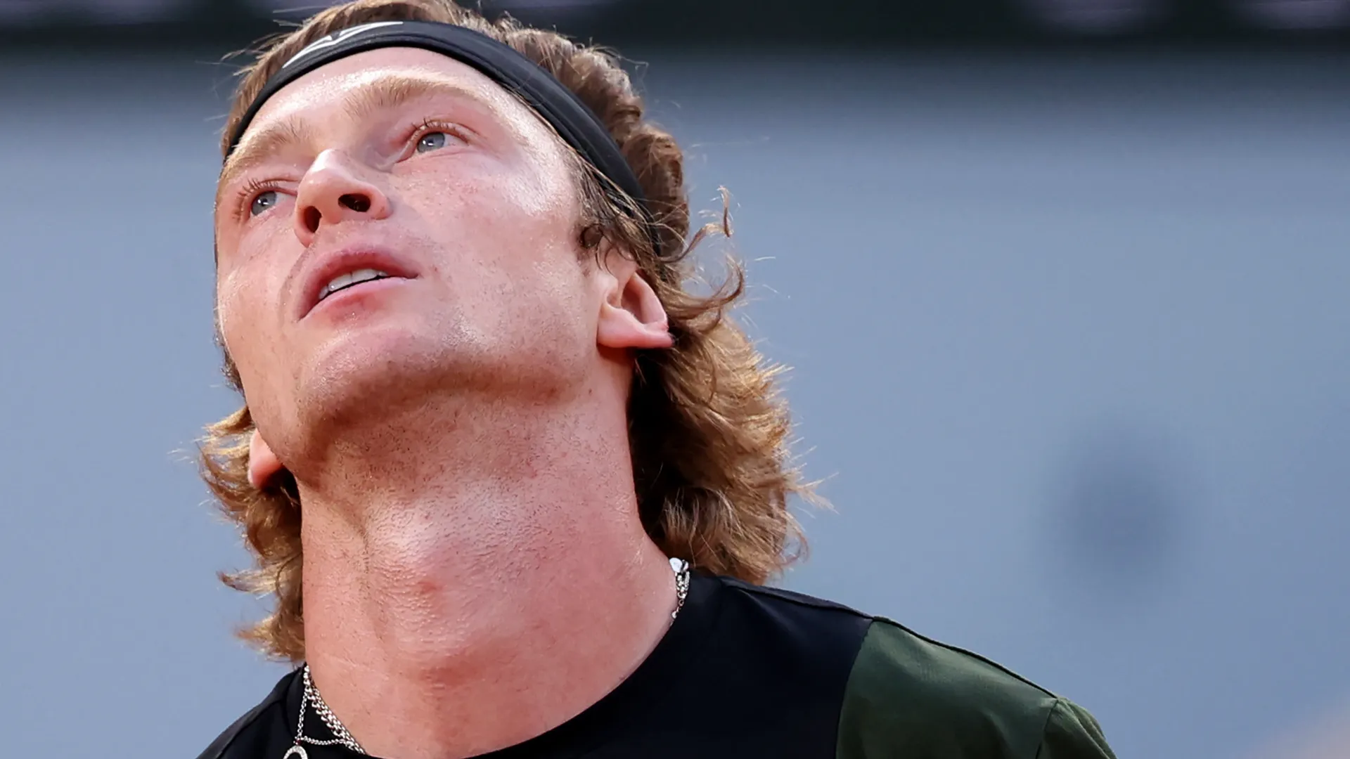 Rublev è sembrato impotente: solo nel terzo set è riuscito a non farsi schiacciare