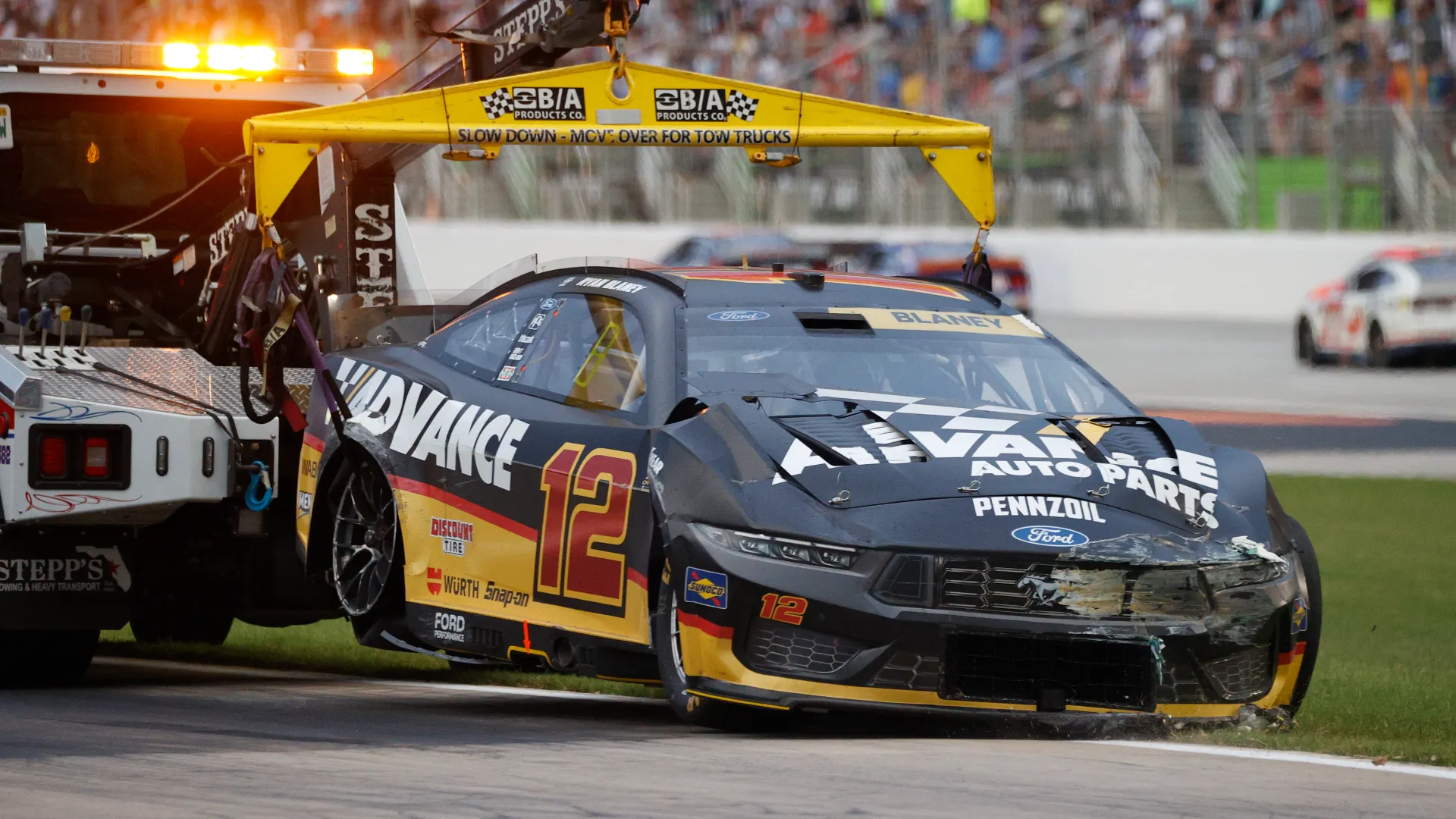 Tremendo incidente durante la Quaker State 400 ad EchoPark Speedway
