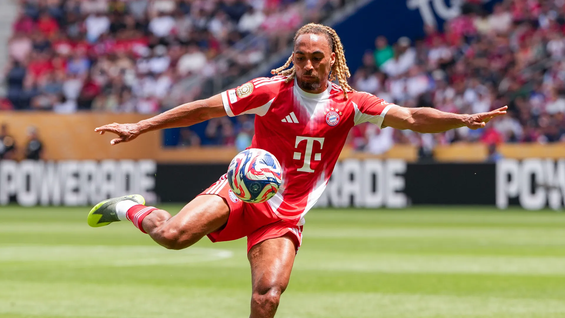 Negli ultimi mesi anche Emirates si era interessata alla sponsorizzazione
