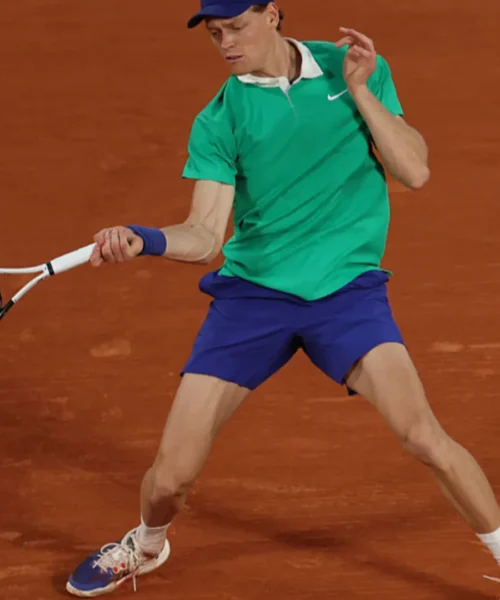 Jannik Sinner domina, due set perfetti contro Andrey Rublev