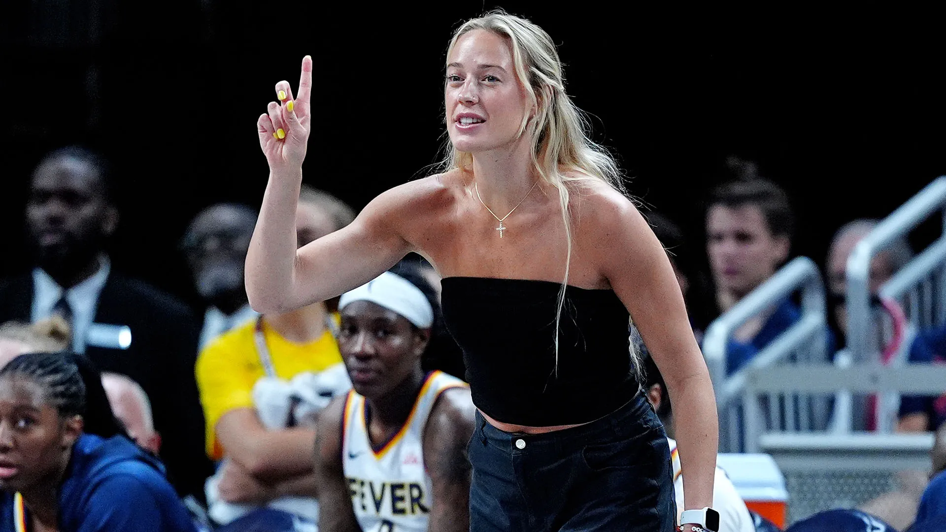 In carriera ha giocato anche con le Phoenix Mercury e i Melbourne Boomers