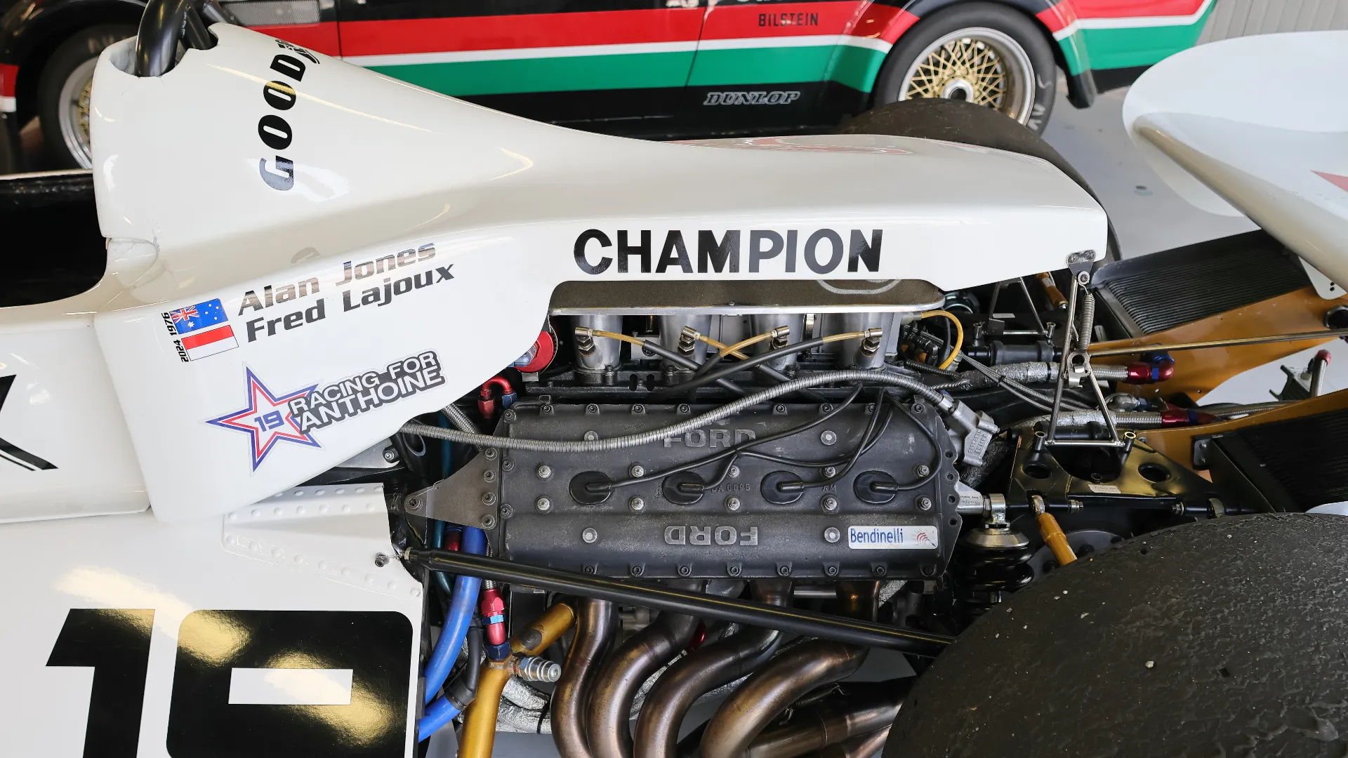 Debuttò al Gran Premio del Sud Africa del 1976