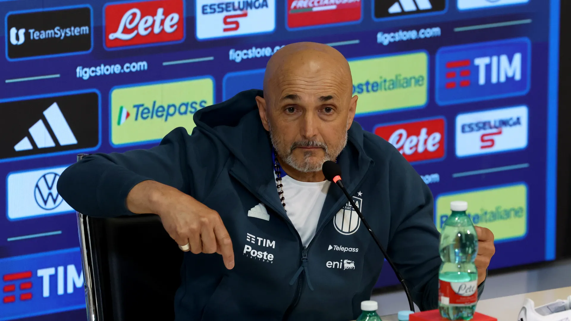 Luciano Spalletti in conferenza stampa ha annunciato il gran rifiuto di Acerbi: "Me l'ha detto via sms"