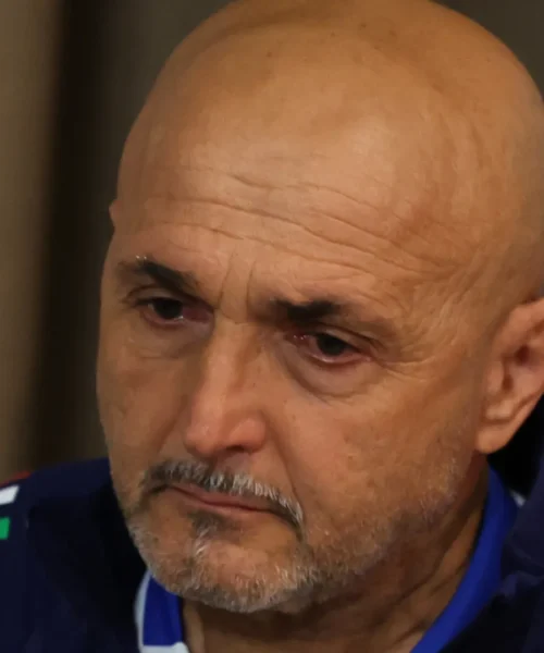 Italia, Spalletti esonerato: il tecnico commosso interrompe bruscamente la conferenza stampa