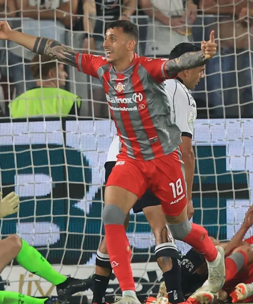 La Cremonese torna in Serie A, Spezia battuto