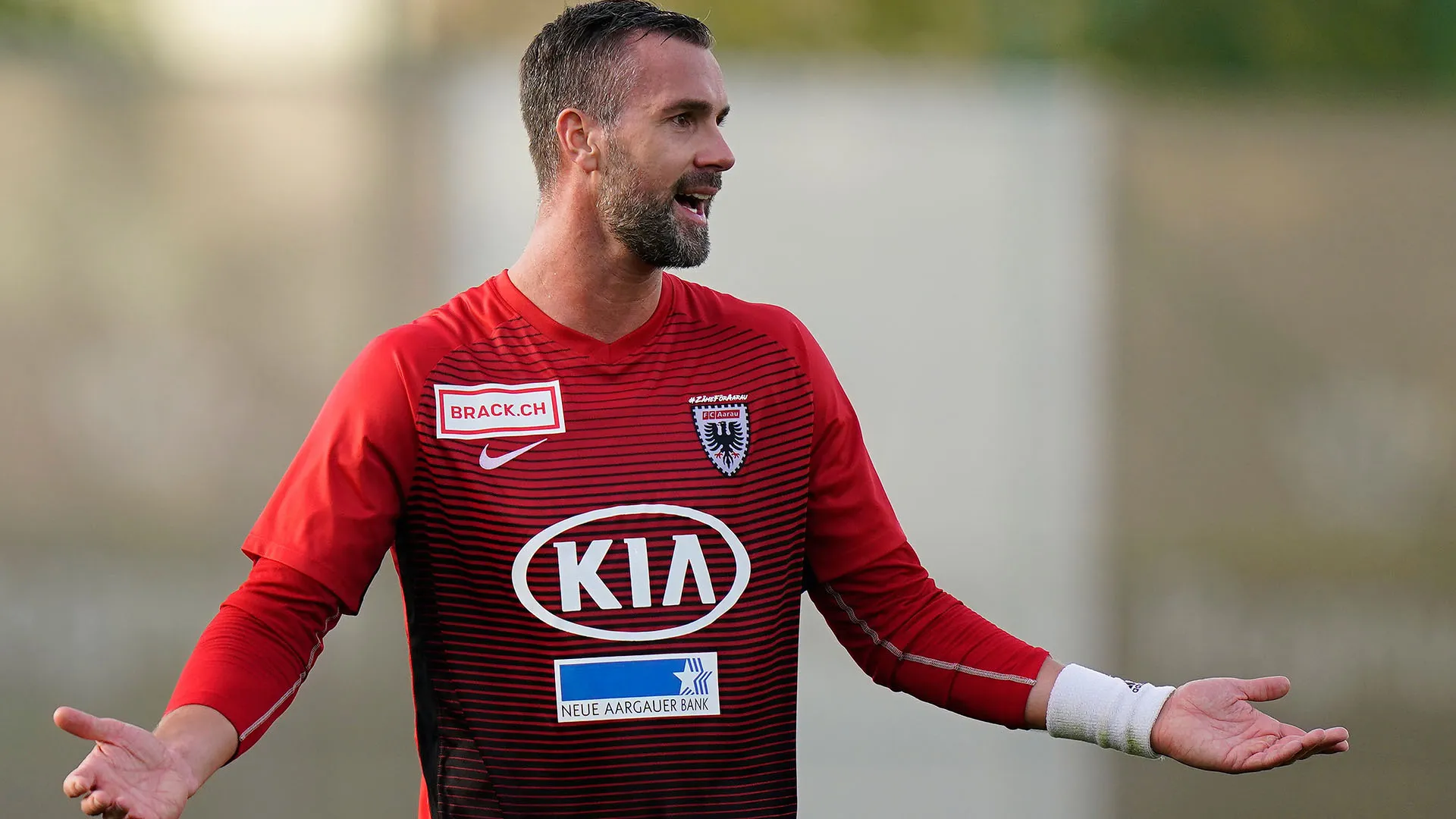 Tra il 2018 e il 2020 ha giocato per l'Aarau, realizzando 13 gol in 40 partite