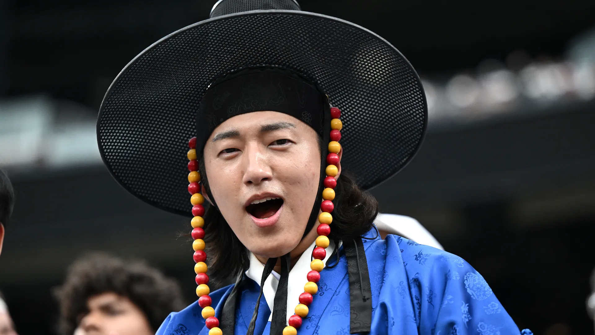 Un tifoso sudcoreano pronto per supportare l'Ulsan HD