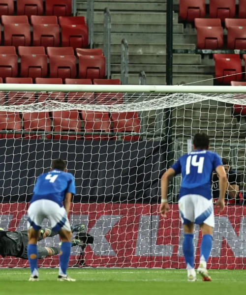 L’Italia si aggrappa al miracolo di Sebastiano Desplanches: le foto
