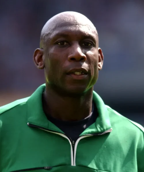 Uriah Rennie è morto a 65 anni. Le foto dell’arbitro che ha fatto la storia