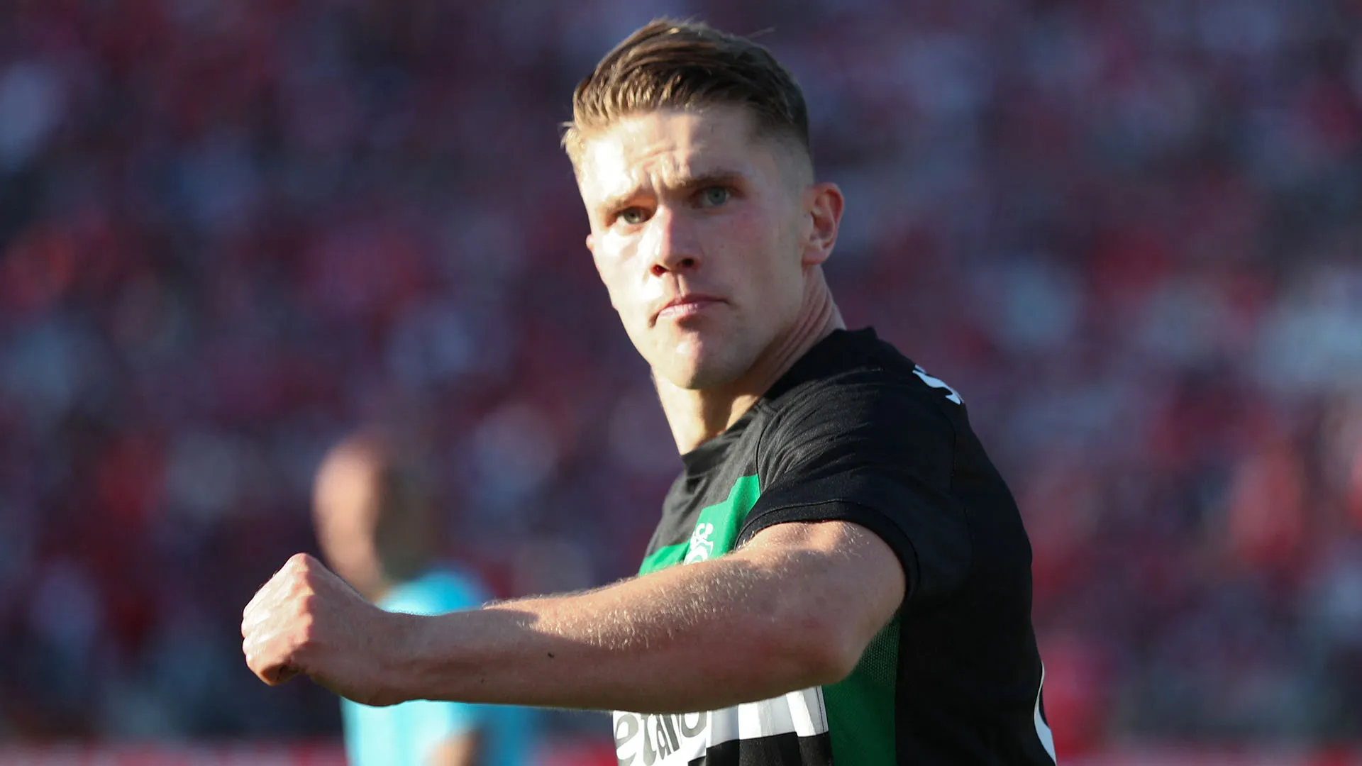 Il calciatore ha chiesto da tempo la cessione ma lo Sporting Lisbona lo sta ostacolando
