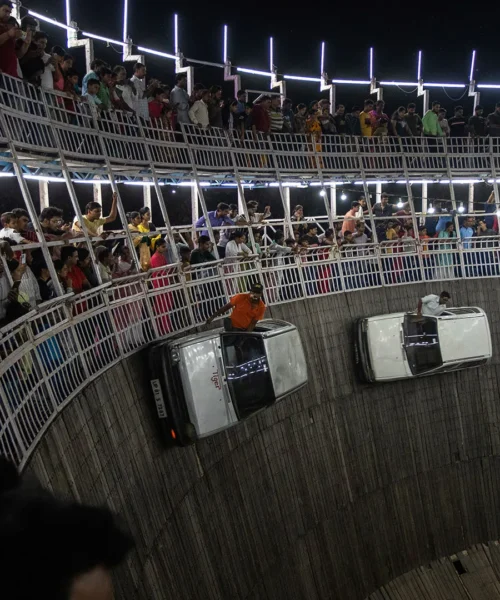 Wall of Death, lo sport estremo che sfida ogni limite: immagini